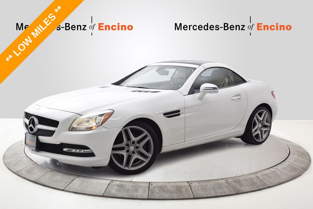 Polar White 2016 Mercedes-Benz SLK Convertible Rear-Wheel Drive 9-Speed Automatic