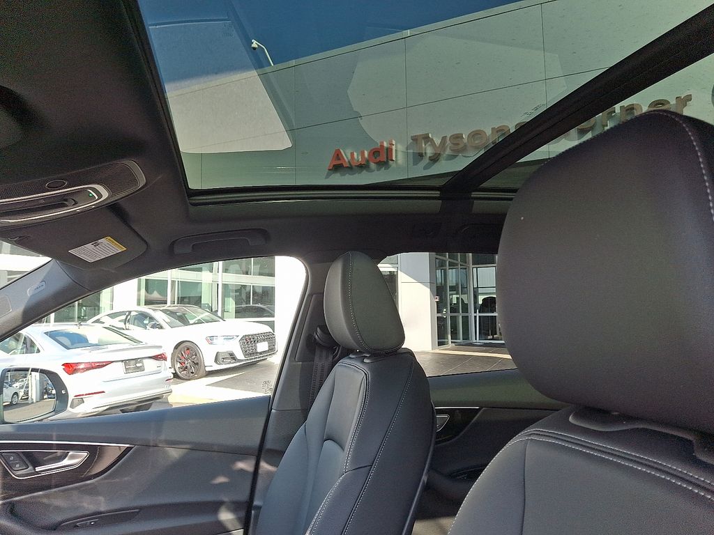 Thumbnail: 2026 Audi Q7 - 14