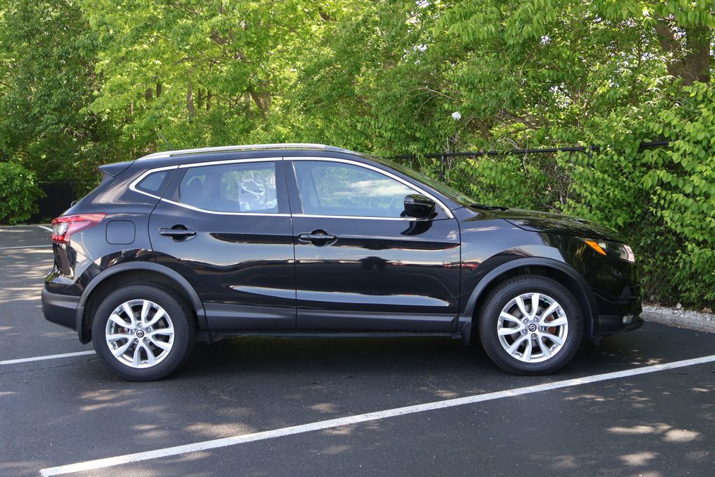 Thumbnail: 2021 Nissan Rogue Sport - 9