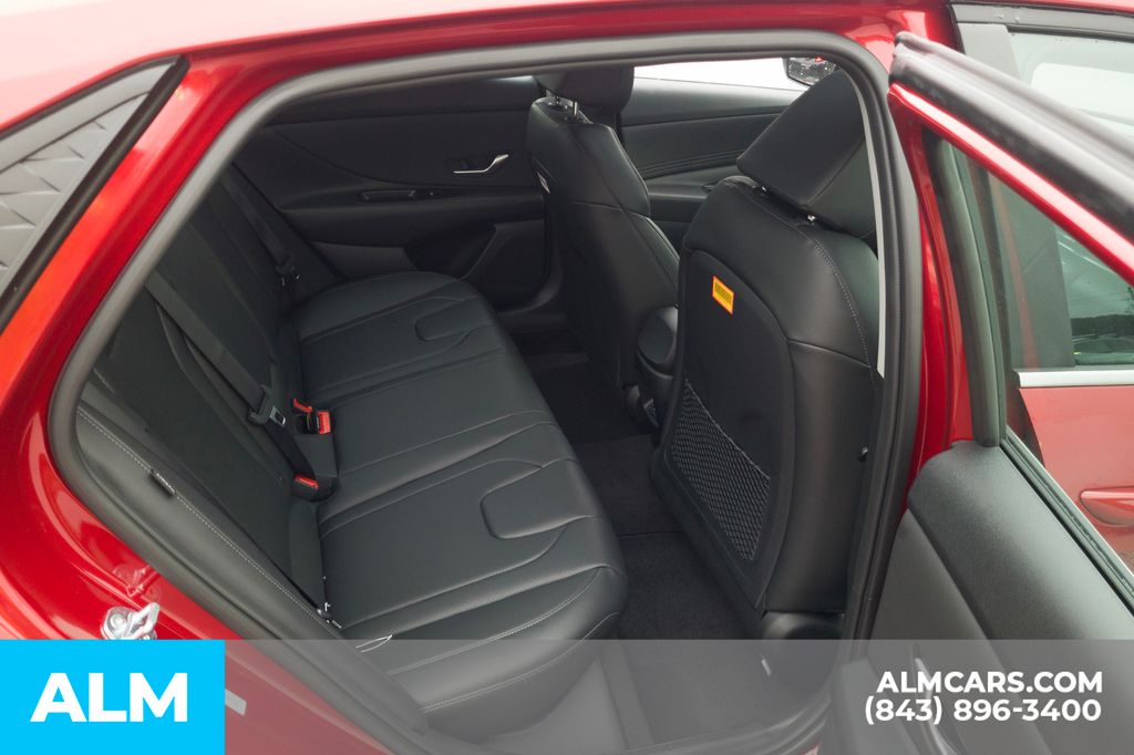 2025 Hyundai Elantra Limited photo 19