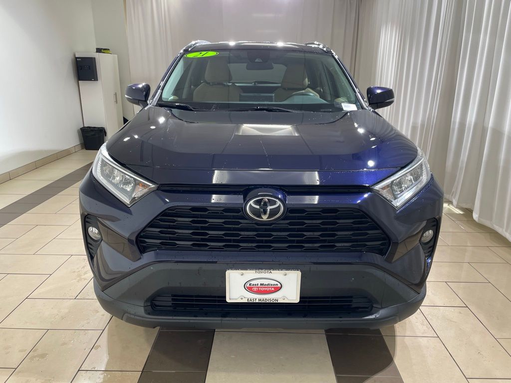 2021 Toyota RAV4 XLE 8