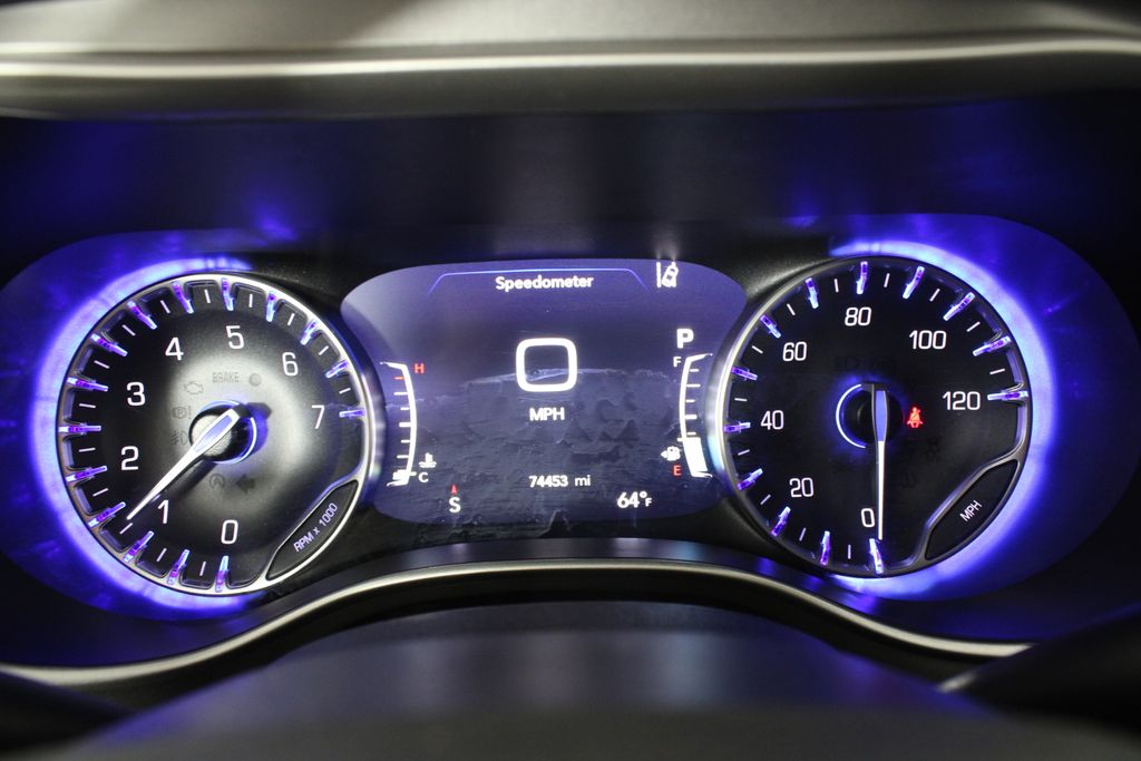 Used 2023 Chrysler Pacifica for sale in 