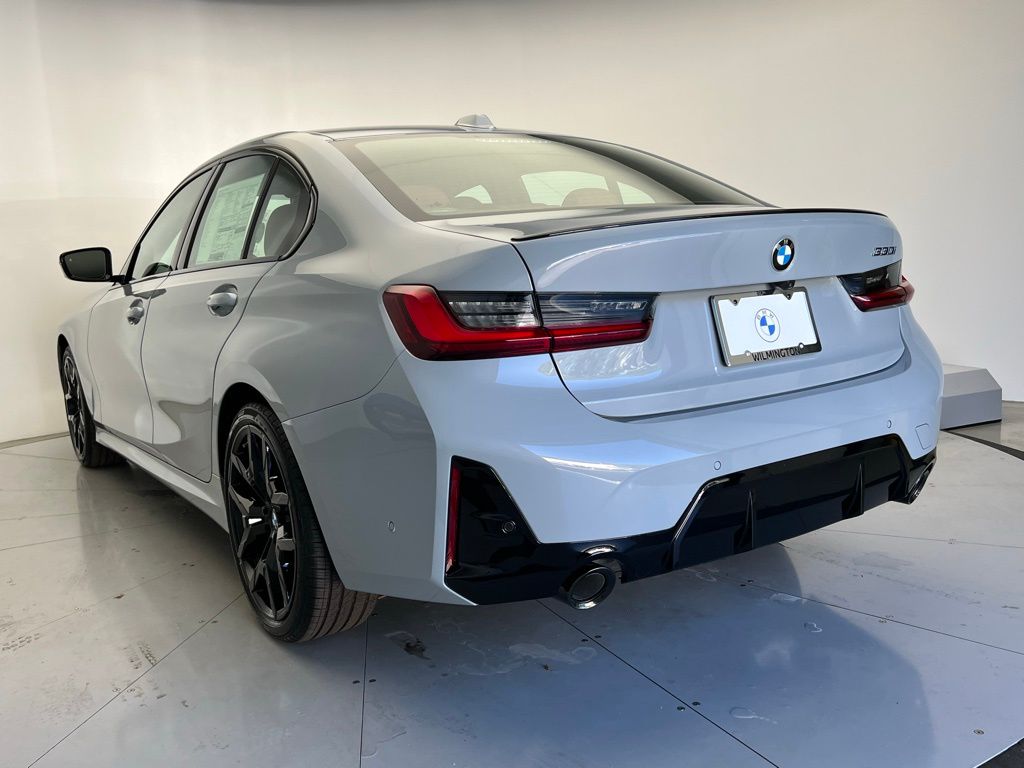 Thumbnail: 2026 BMW 3 Series - 4