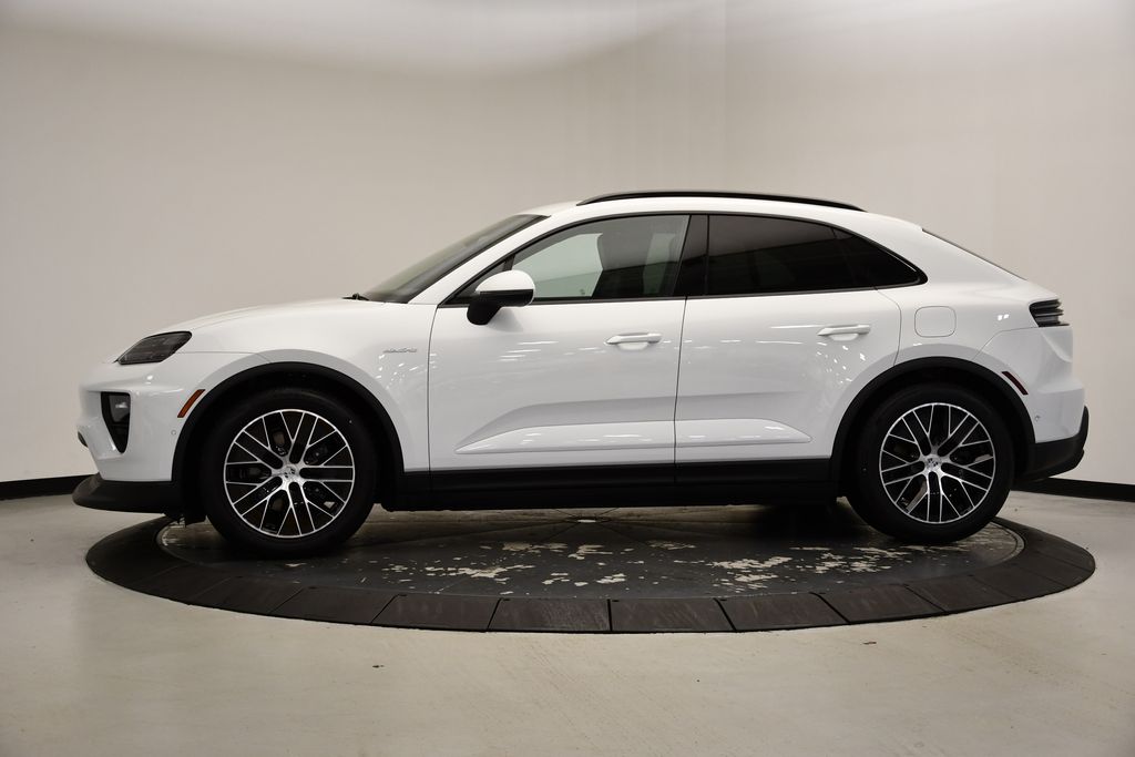 Thumbnail: 2025 Porsche Macan - 2