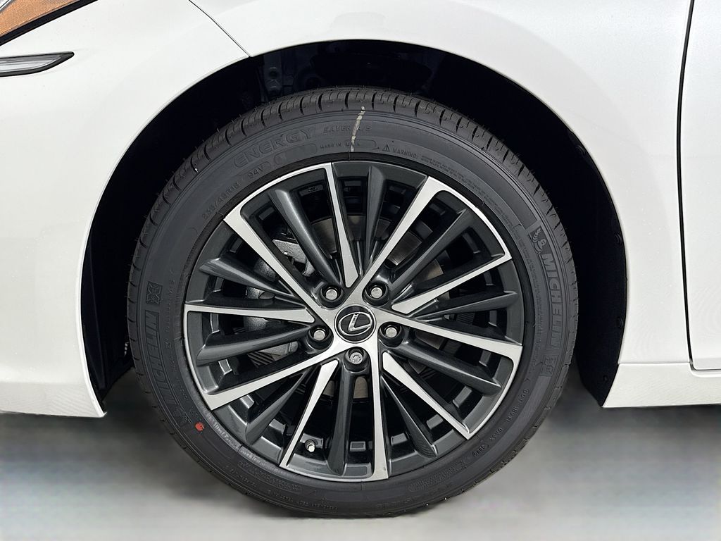Thumbnail: 2025 Lexus ES - 23