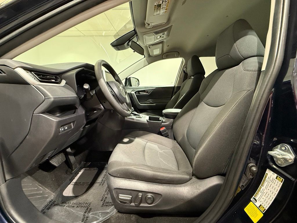 Thumbnail: 2025 Toyota RAV4 - 13