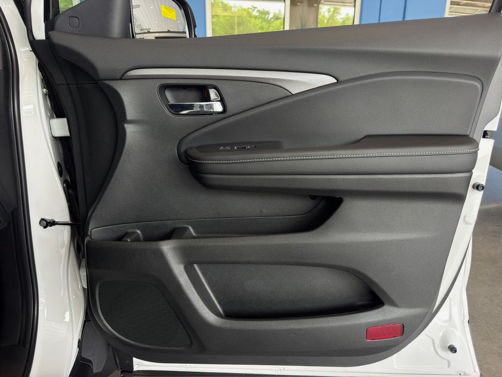 2026 Honda Ridgeline RTL White at Classic Honda Galveston