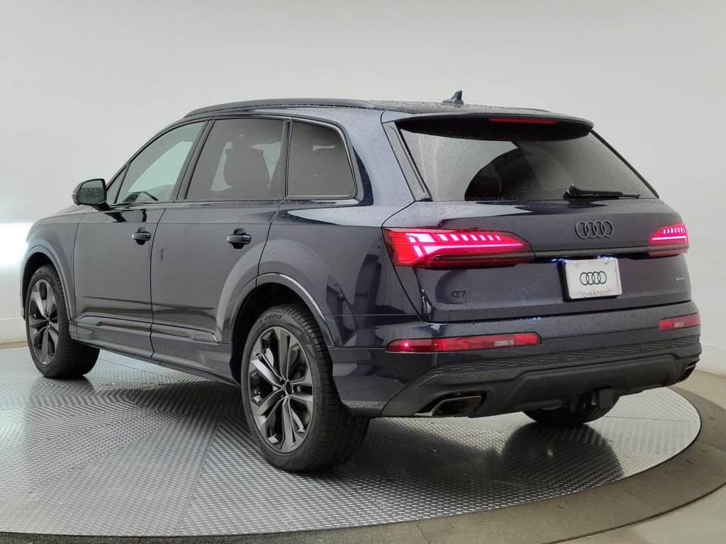 Thumbnail: 2026 Audi Q7 - 4