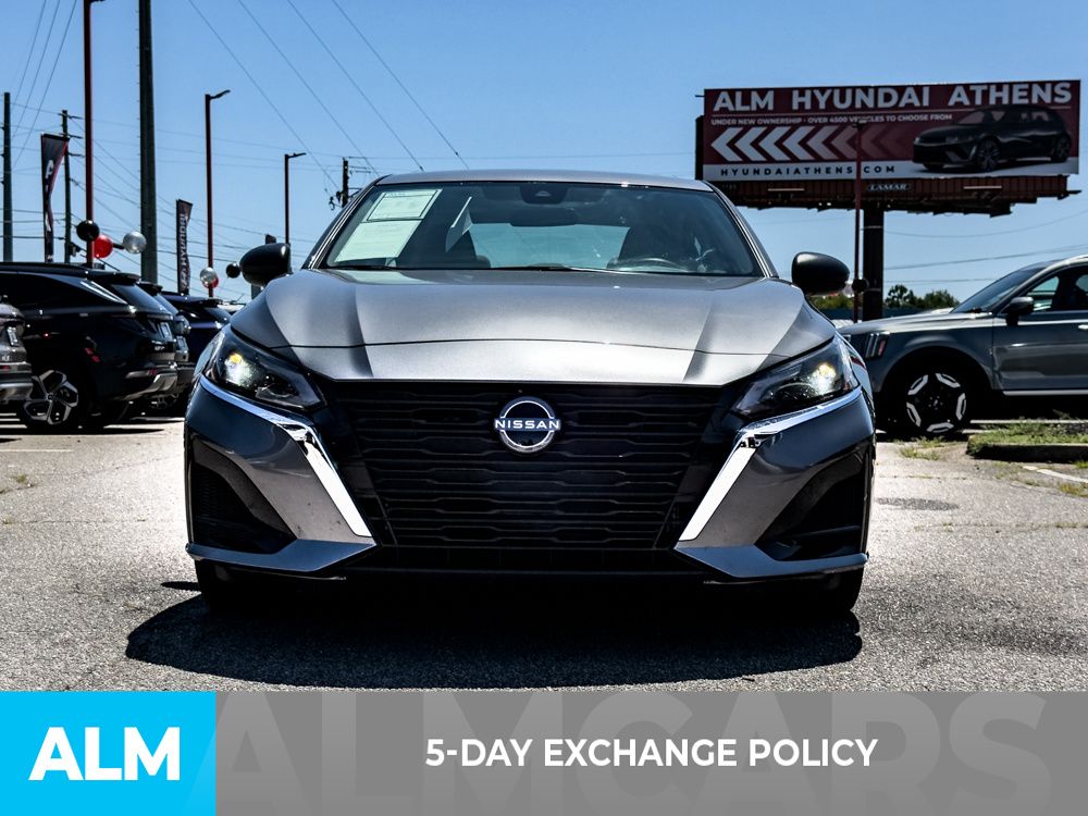 Used 2025 Gray Nissan 2.5 SV image 3