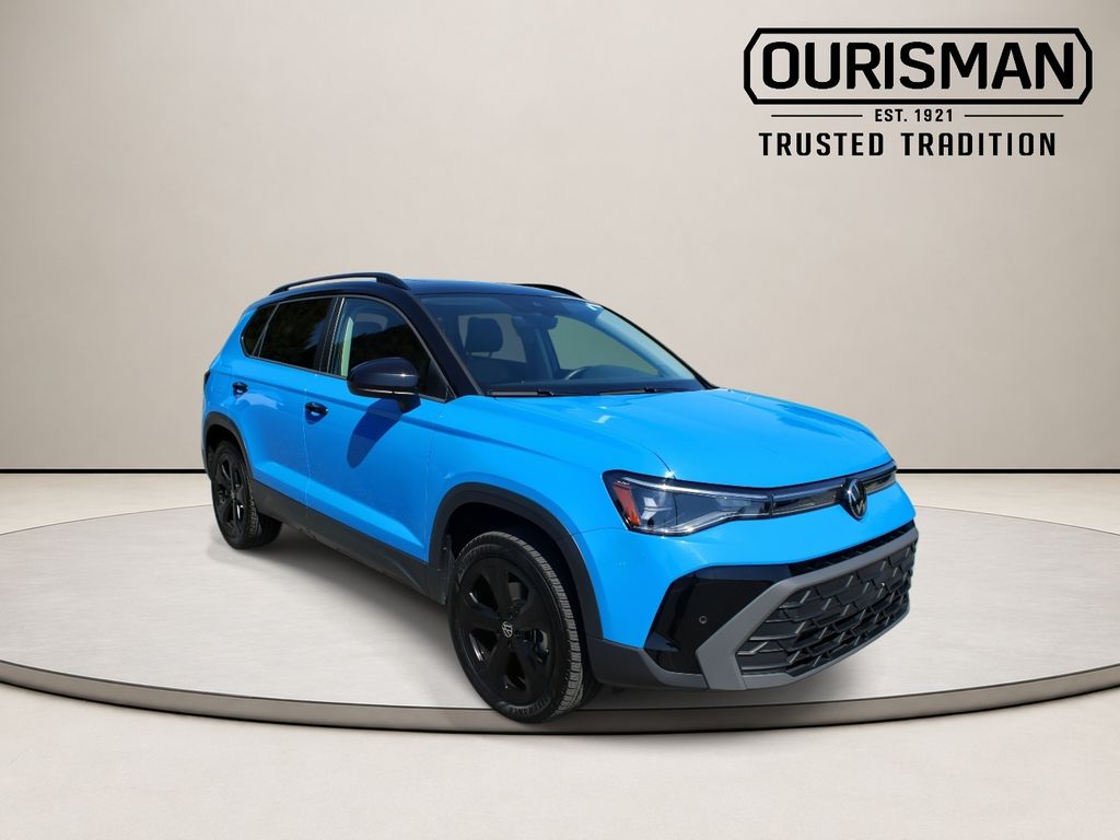 2025 Volkswagen Taos SE Black 4Motion