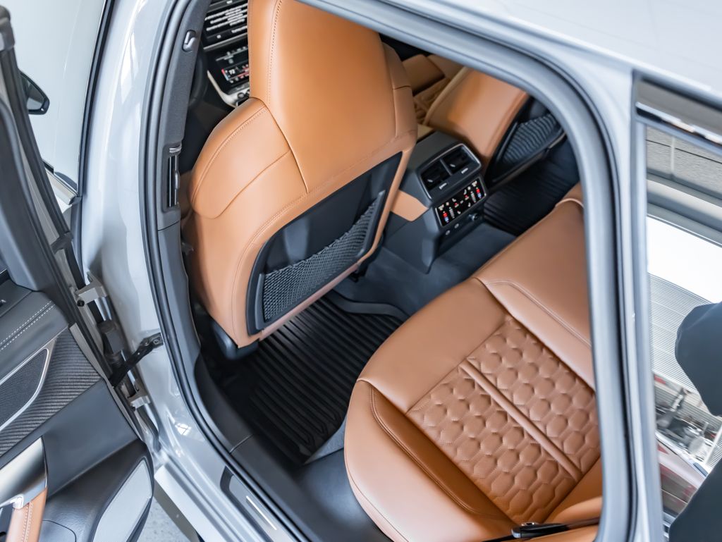 Used 2024  Audi 4.0T image 25