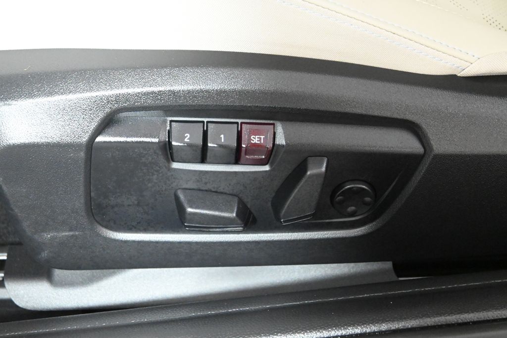 Thumbnail: 2025 MINI Cooper - 25