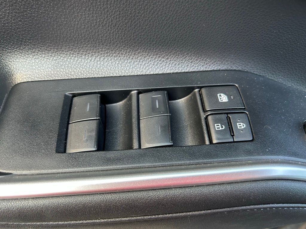 2023 Toyota Highlander LE 17