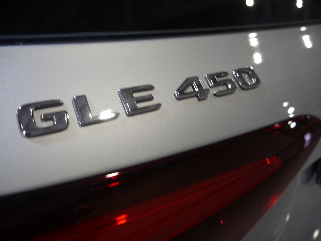 Thumbnail: 2026 Mercedes-Benz GLE - 9