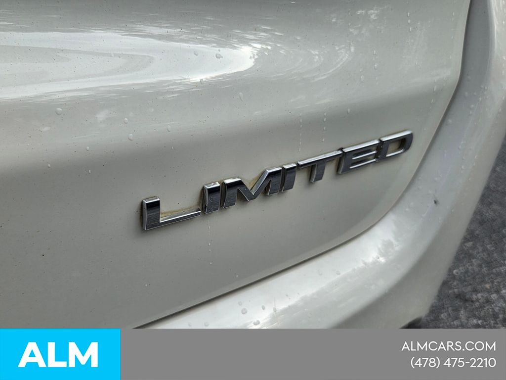Used 2018 White Jeep Limited image 14