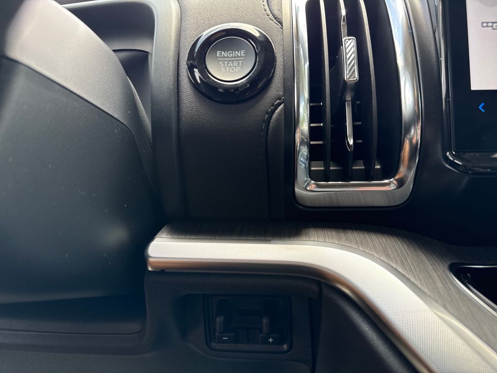 New 2026 Black Ford Platinum image 25