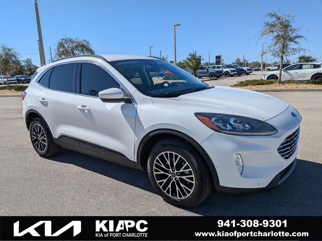 2022 Ford Escape Hybrid Plug-in Titanium FWD
