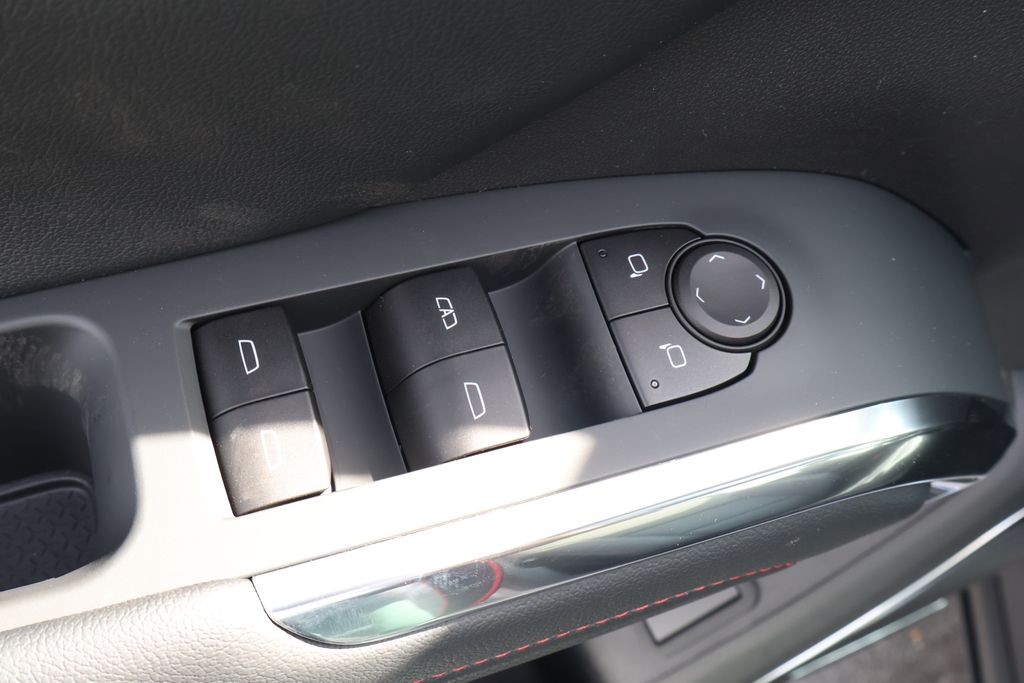 Thumbnail: 2026 Chevrolet Traverse - 18