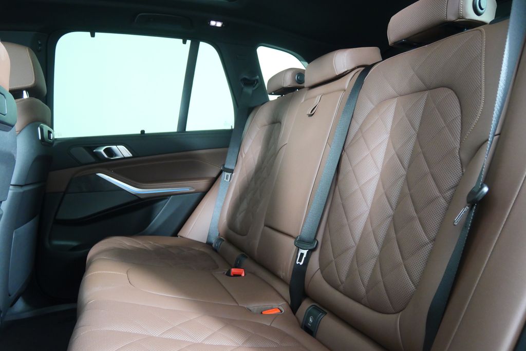 Thumbnail: 2026 BMW X5 - 15