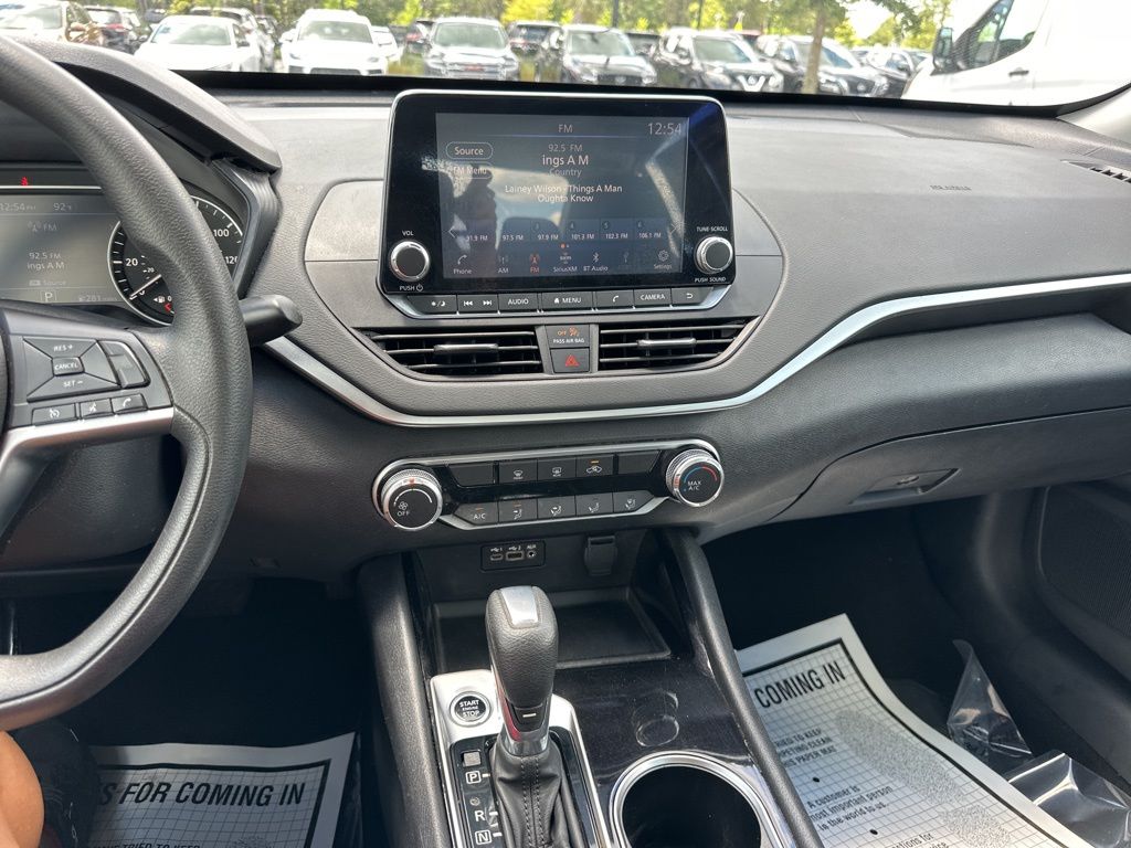 2021 Gun Metallic Nissan Altima 2.5 SV FWD Sedan