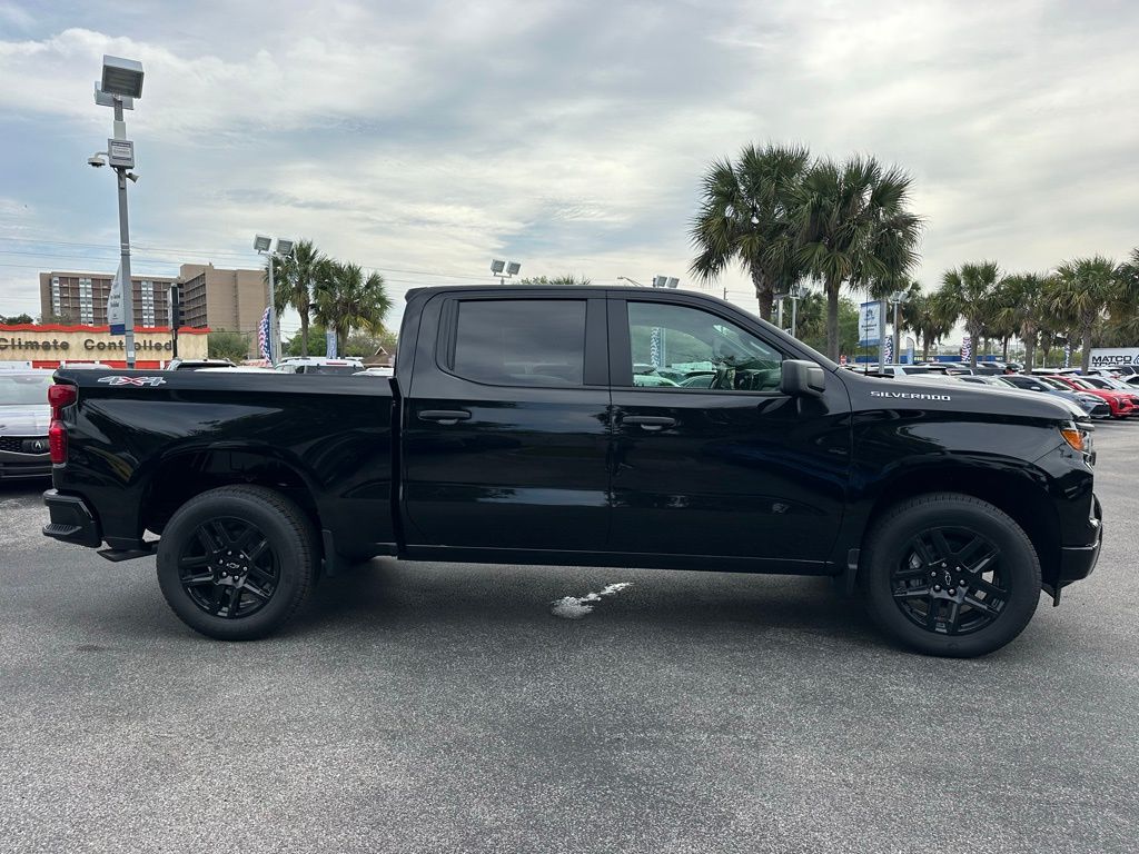 2024 Chevrolet Silverado 1500 Custom 9