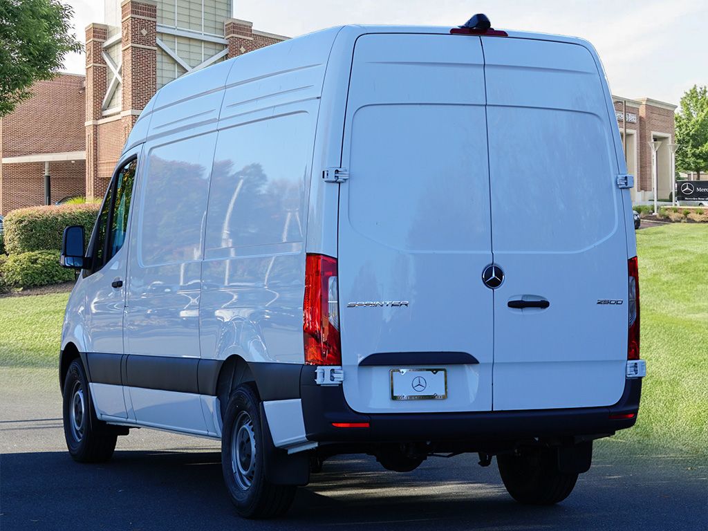 Thumbnail: 2025 Mercedes-Benz Sprinter - 7