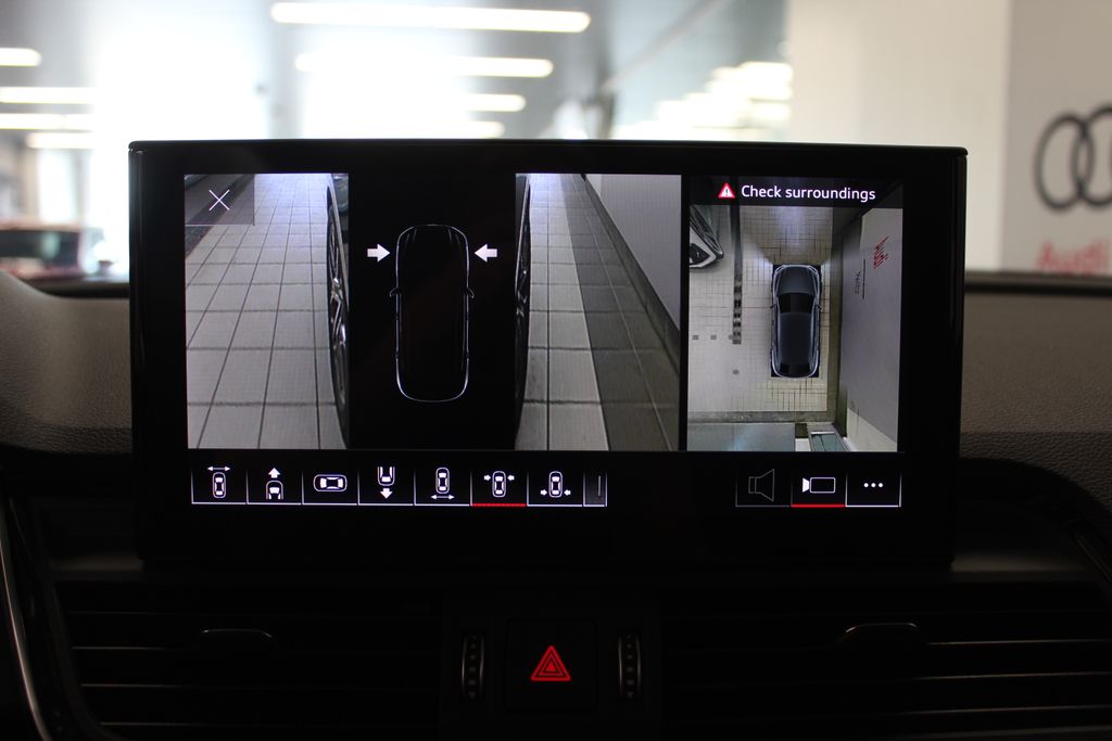 Thumbnail: 2023 Audi SQ5 - 25