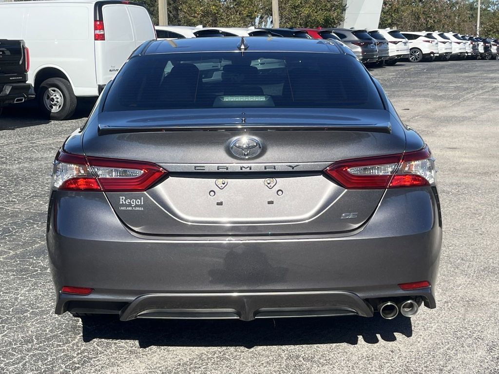 2019 Toyota Camry SE 5