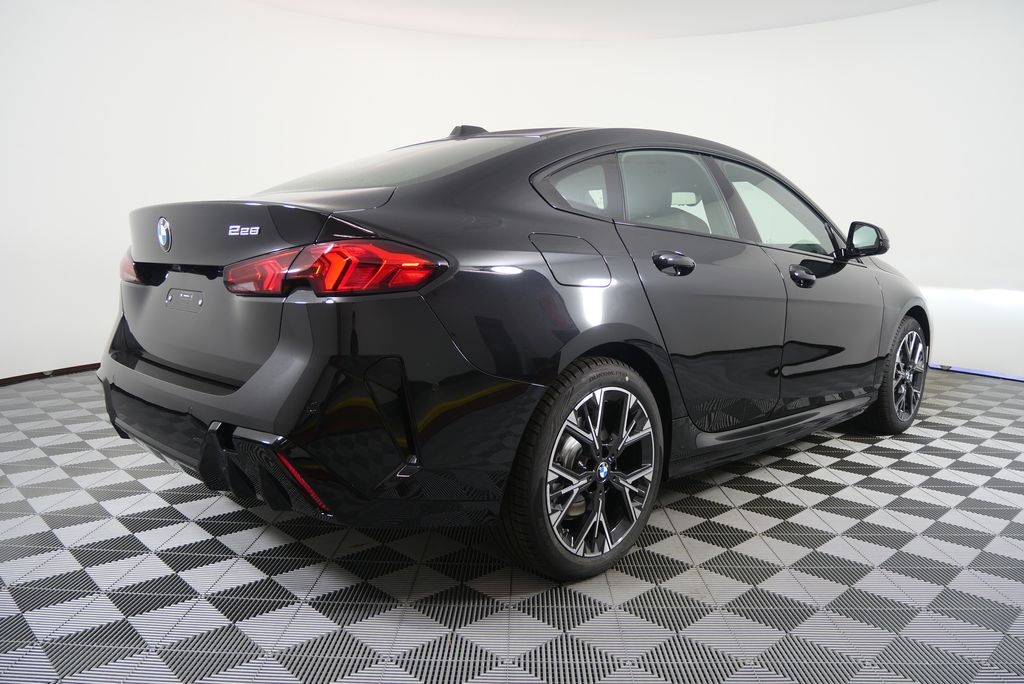 Thumbnail: 2026 BMW 2 Series - 3