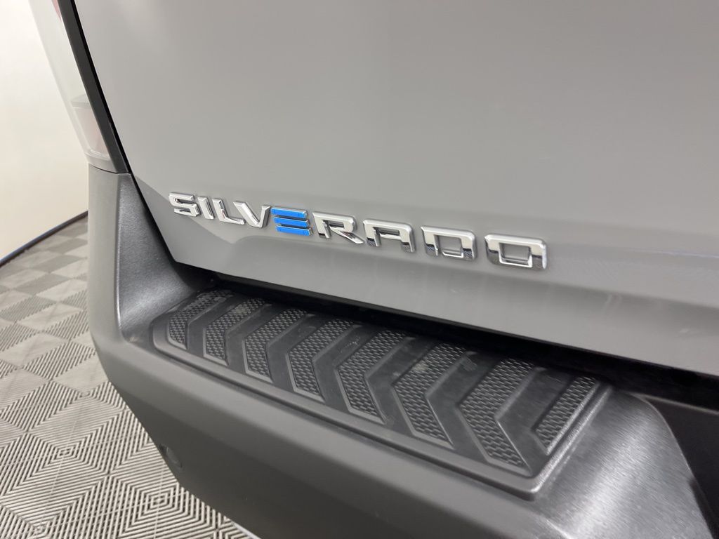 2025 Chevrolet Silverado EV  3