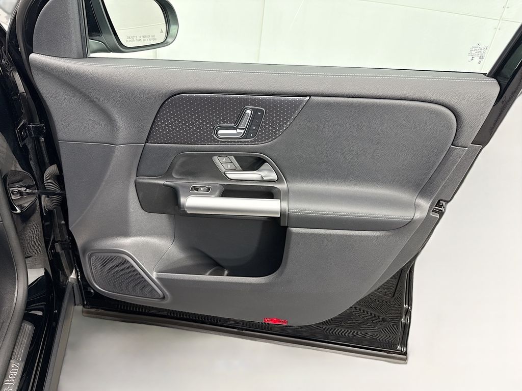 Thumbnail: 2025 Mercedes-Benz GLA - 23