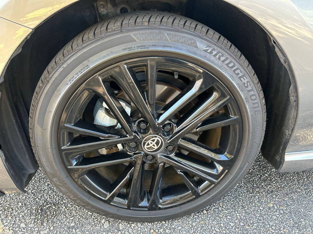 Thumbnail: 2025 Toyota Camry - 9