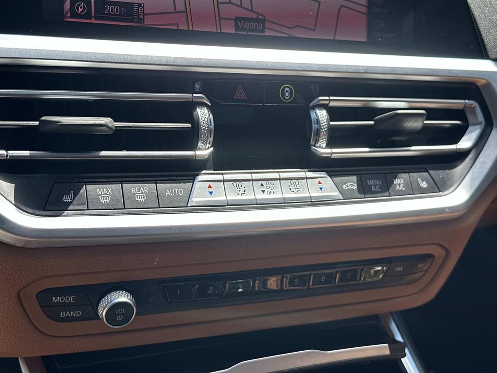 Thumbnail: 2022 BMW 3 Series - 24