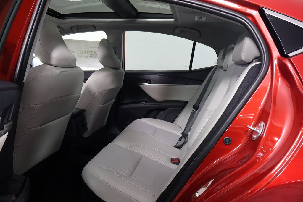 Thumbnail: 2025 Toyota Camry - 11