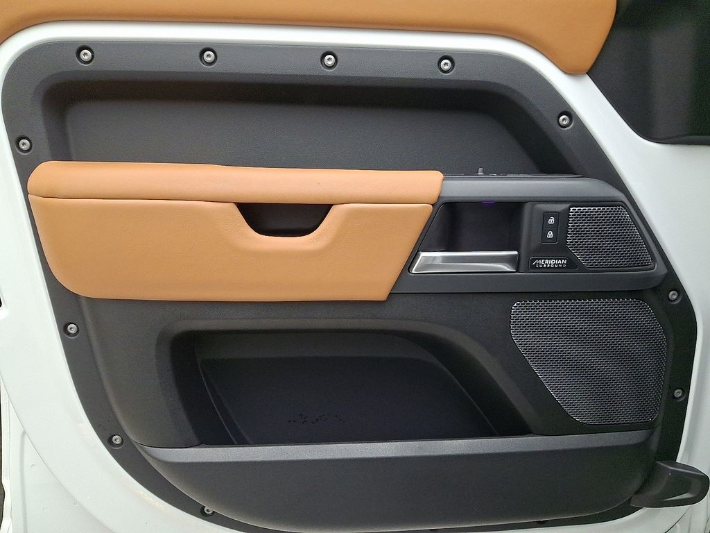 Thumbnail: 2023 Land Rover Defender - 12