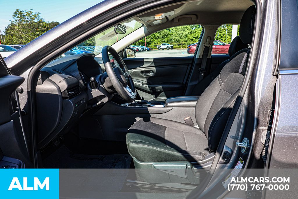 Used 2024 Gray Nissan SV image 18
