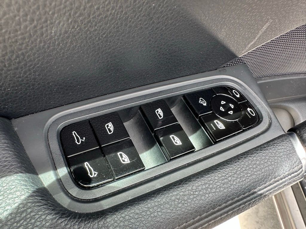 Thumbnail: 2019 Porsche Cayenne - 15