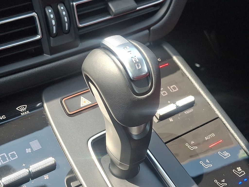 Thumbnail: 2024 Porsche Macan - 16