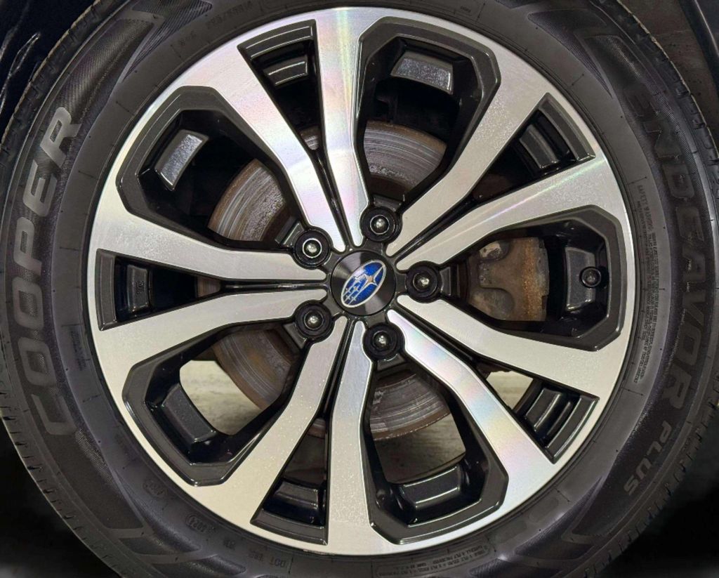 Used 2020 Ice Silver Metallic Subaru Limited image 30