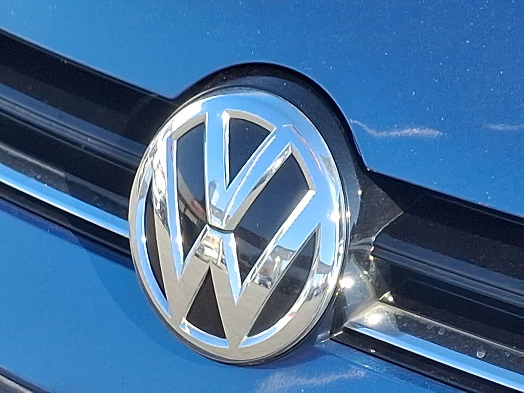 Thumbnail: 2015 Volkswagen Golf - 29