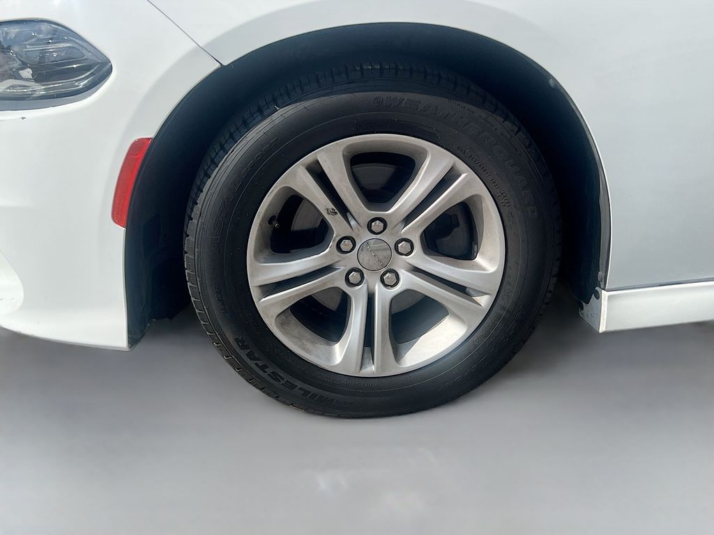 Used 2021 White Dodge SXT image 30