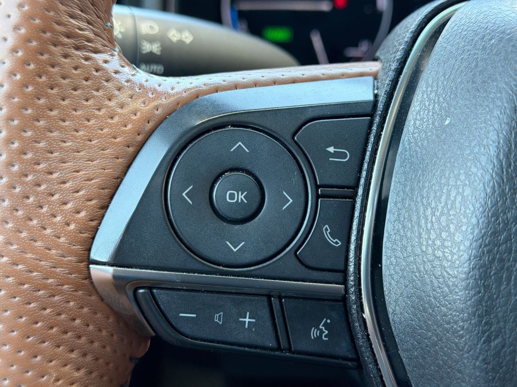 Thumbnail: 2022 Toyota Avalon - 26
