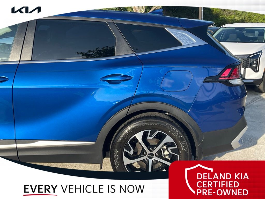 2025 Kia Sportage EX - Photo 12