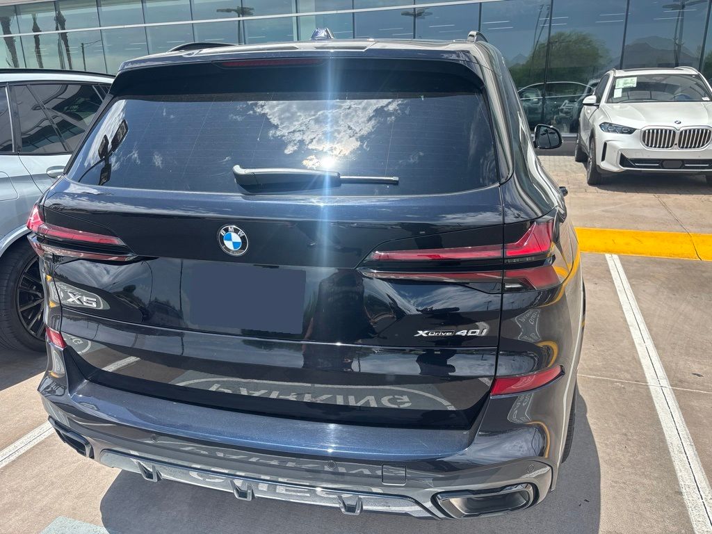 Used 2025 Black BMW xDrive40i image 4