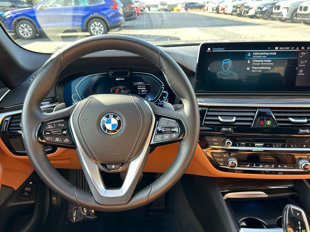 Thumbnail: 2022 BMW 5 Series - 17