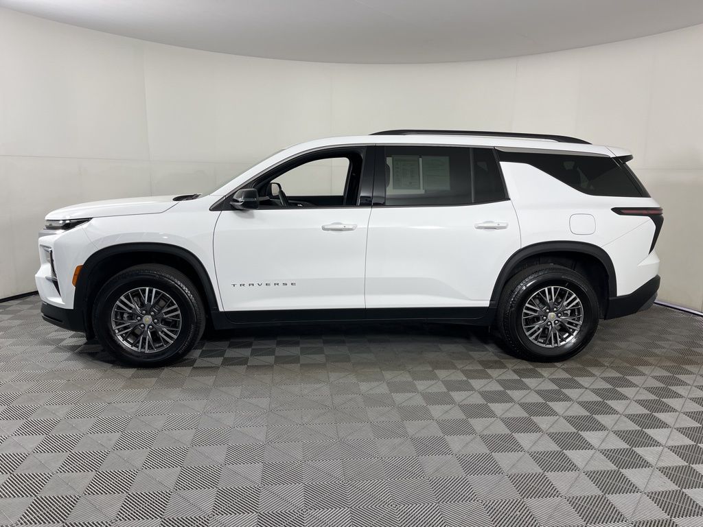 Thumbnail: 2025 Chevrolet Traverse - 2