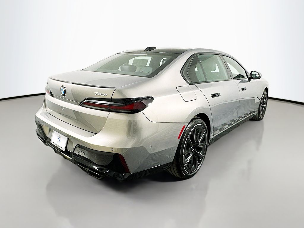 Thumbnail: 2025 BMW 7 Series - 5