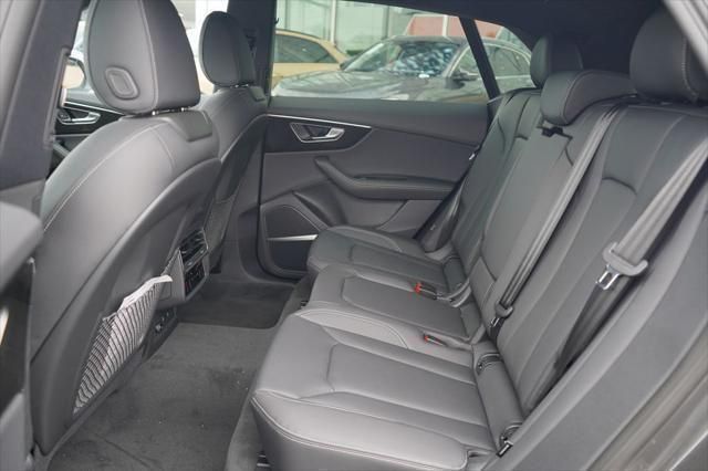 Thumbnail: 2025 Audi Q8 - 7