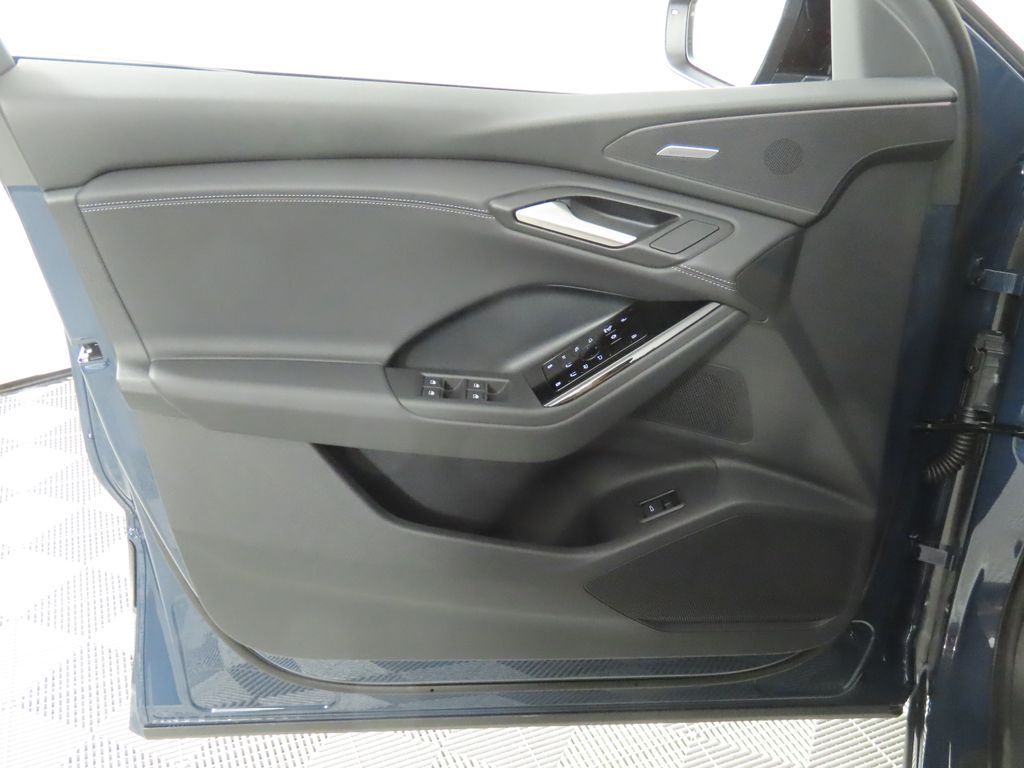 Thumbnail: 2027 Audi Q6 e-tron - 26