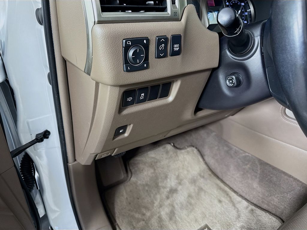2017 Lexus GX 460 10